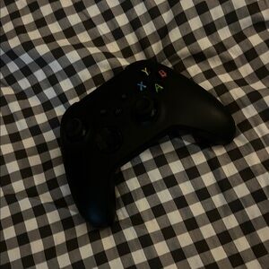 Black Wireless Gaming Controller